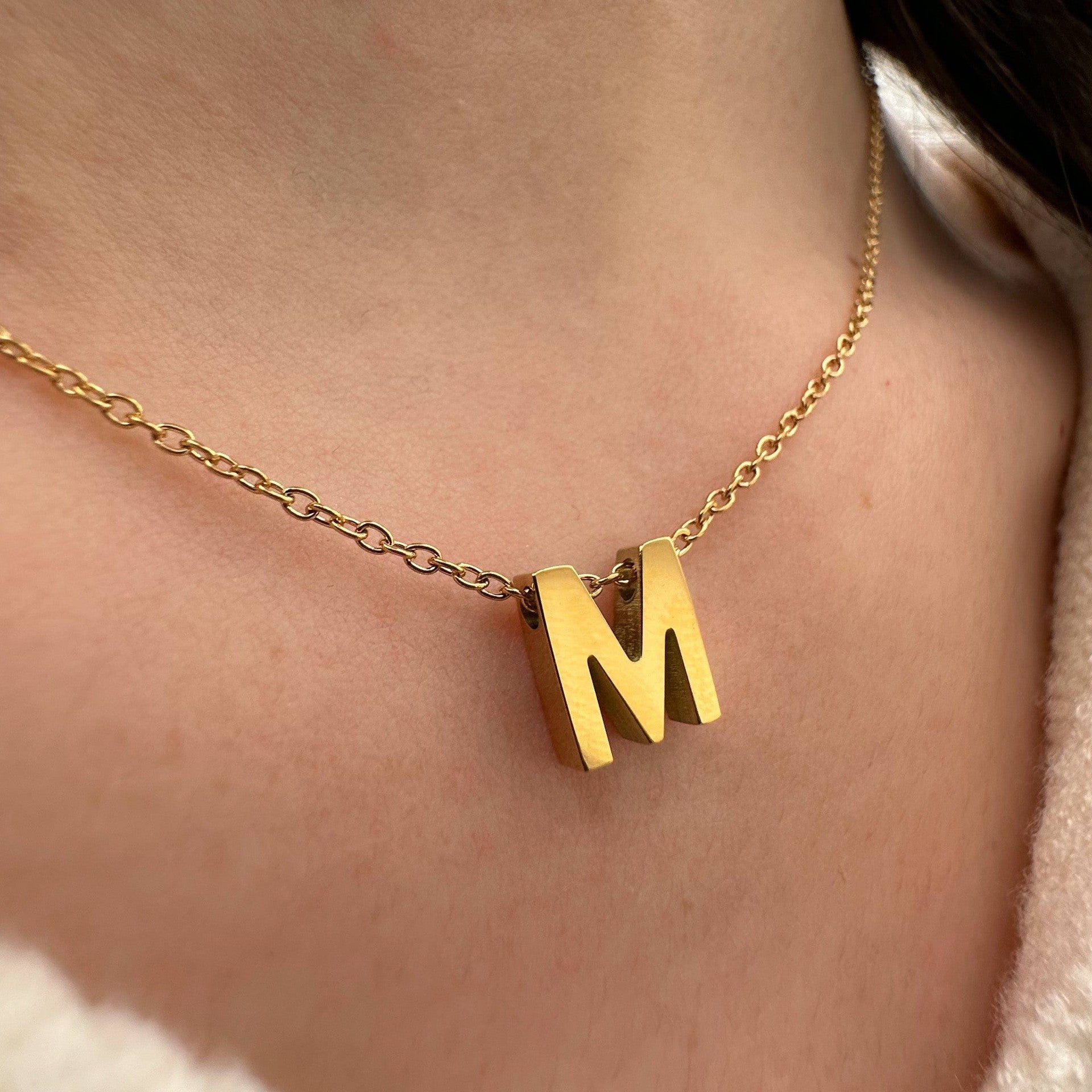 Collar de acero de titanio con colgante ovalado del zodiaco al por mayor